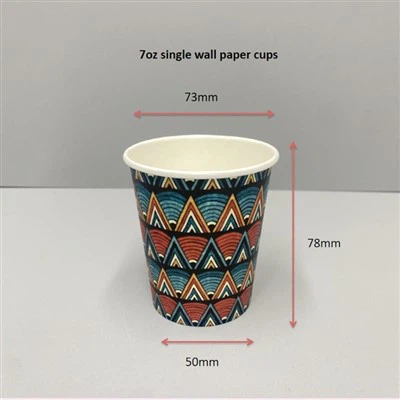 Ib phab ntsa ntawv khob nrog lub hau